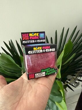VIRAL Nee Doh  Cube Glitter & Glow - PINK
